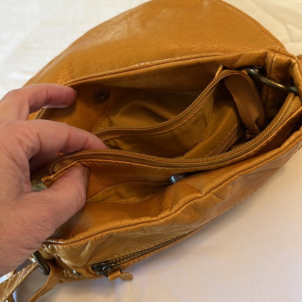 Mustard Purse - Picture 6 of 6